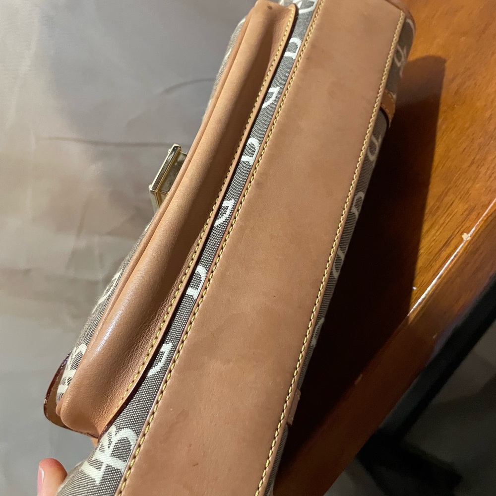 Vintage Dooney & Bourke East West Slim Top Zip - Picture 5 of 8